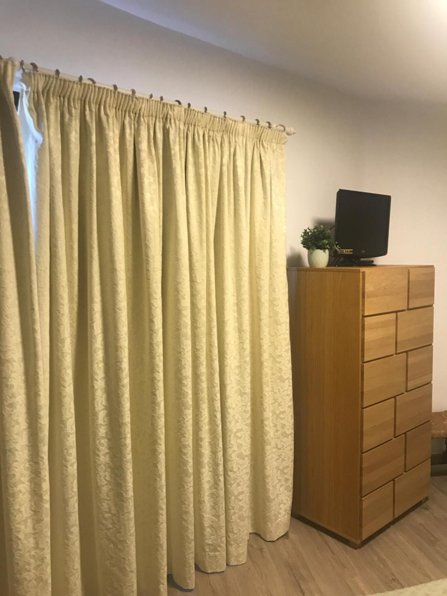 Habitacion Deluxe Con Bano Privado En Atalaya Apartagolf, 埃斯特波纳 外观 照片