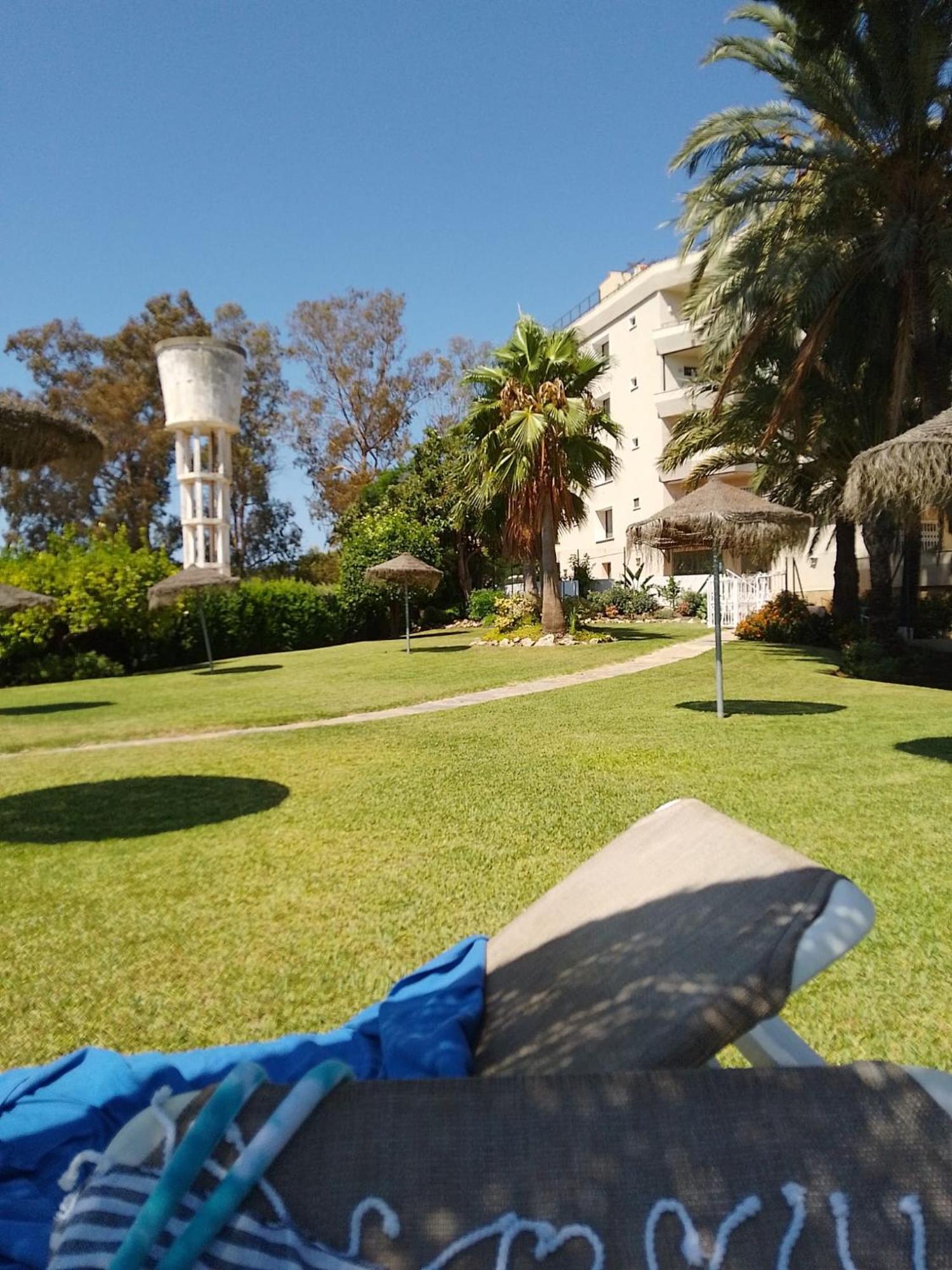 Habitacion Deluxe Con Bano Privado En Atalaya Apartagolf, 埃斯特波纳 外观 照片