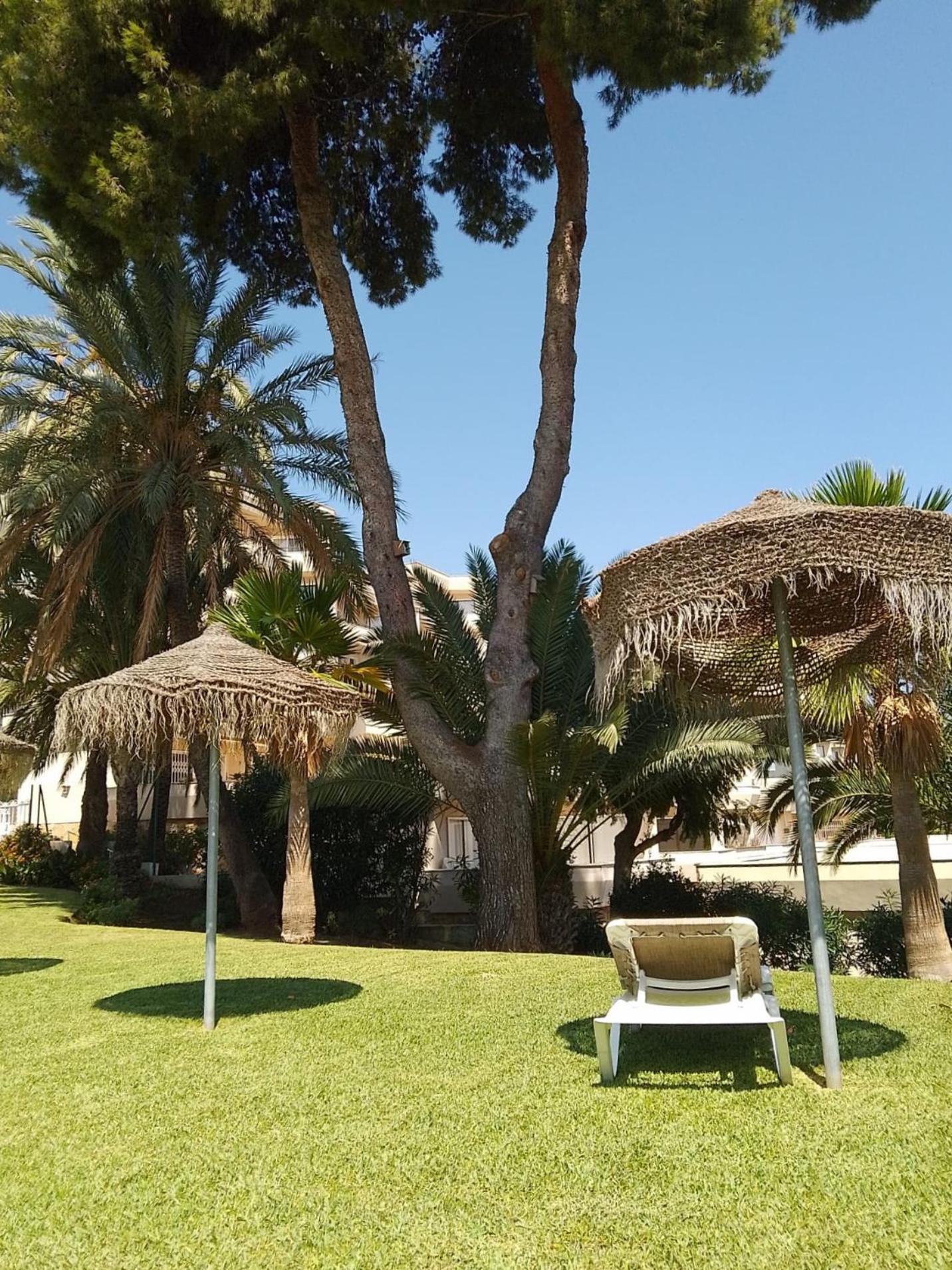 Habitacion Deluxe Con Bano Privado En Atalaya Apartagolf, 埃斯特波纳 外观 照片