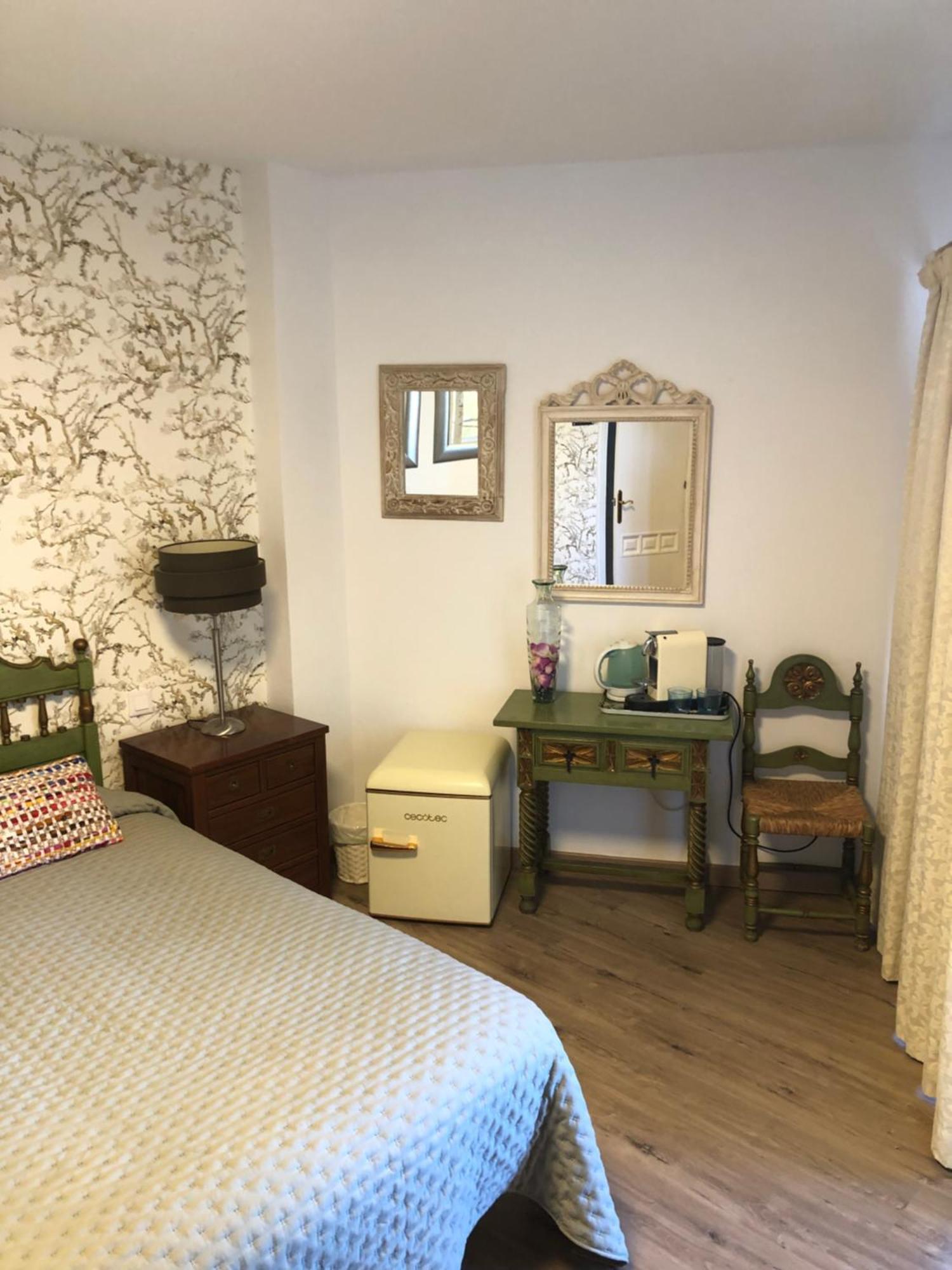 Habitacion Deluxe Con Bano Privado En Atalaya Apartagolf, 埃斯特波纳 外观 照片